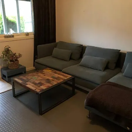 شقة Rekkehus I Naturskjonne Omgivelser *